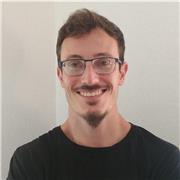 Profesor de dibujo que imparte clases presenciales para niños y adultos de todas las edades